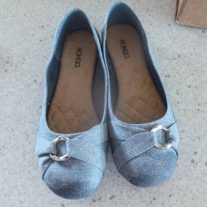 Women's slip-on shoes size 9